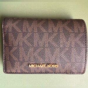 Michael Kors jet set MD slim wallet